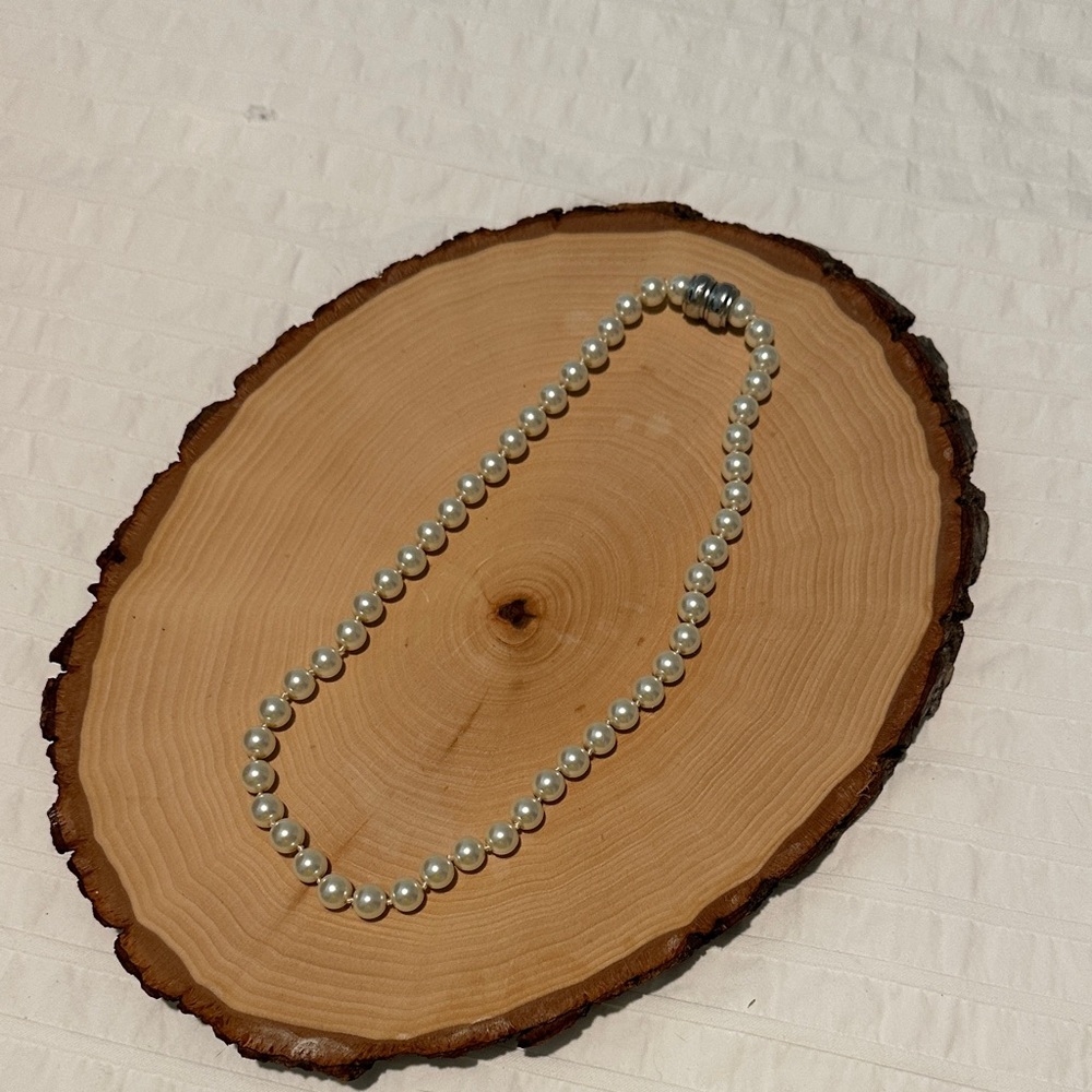 Elegant Pearl Necklace